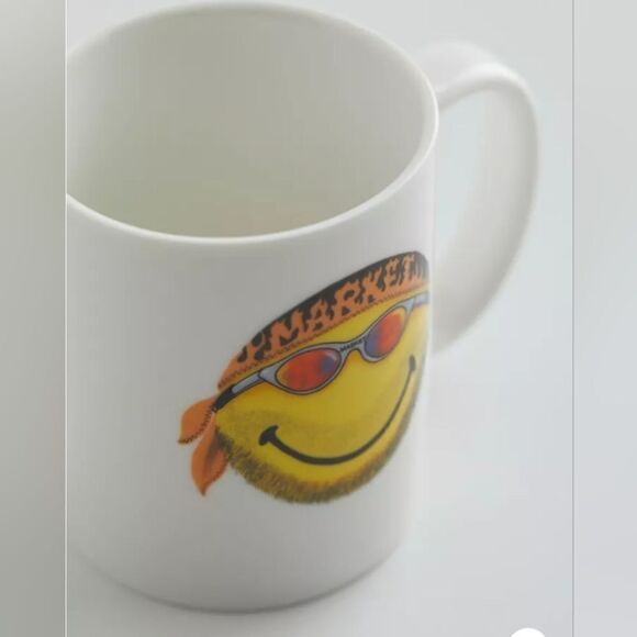 Market X Smiley Don’t Happy Be Worry Mug - Picture 1 of 4